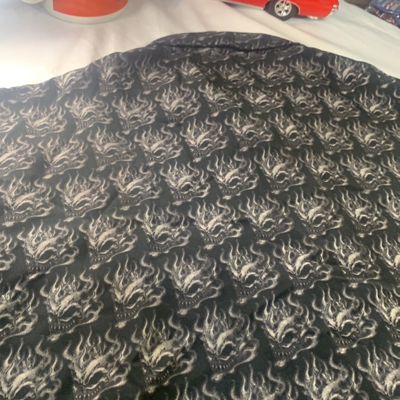 Y2K R2 Flaming Skulls Short sleeve Button Up Ricky Shirt Trailer Park Boys - Picture 7 of 7